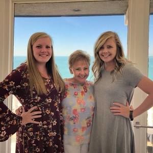 Meet your Posher, Emily